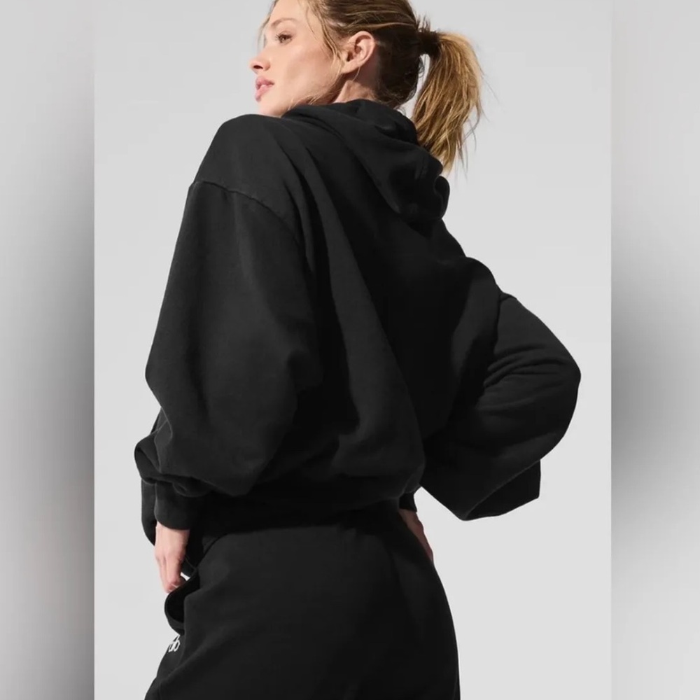 NWT Alo yoga Accolade Hoodie - Black SIZE SMALL 🖤 - Picture 2 of 2